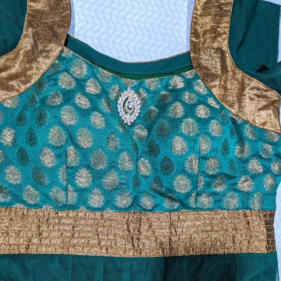 Elegant Green and Gold Women Salwar - Picture 11 of 12